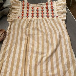 Size medium sleeveless top